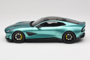 Aston Martin Vanquish Green Metallic GT Spirit 1:18 GT551 Pryskyřice – obrázek 3 z 6