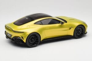 Aston Martin Vantage Cosmopolitan Yellow GT Spirit 1:18 GT514 Pryskyřice – obrázek 2 z 6