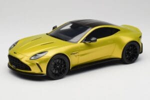 Aston Martin Vantage Cosmopolitan Yellow GT Spirit 1:18 GT514 Pryskyřice