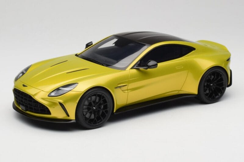 Aston Martin Vantage Cosmopolitan Yellow GT Spirit 1:18 GT514 Pryskyřice