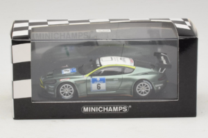 Aston Martin DBRS9 #6 M. Engel / K. Lechner ADAC 24 Hours Nurburgring 2008 Minichamps 1:43 400081306 Kov – obrázek 4 z 4