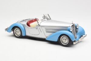Audi 225 Front Roadster Modro Stříbrný CMC 1:18 M-075B Kov – obrázek 4 z 6