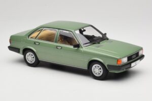 Audi 80 B2 Zelený MCG 1:18 MCG18525 Kov – obrázek 4 z 6