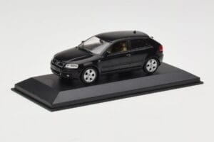 Audi A3 8P Black Metallic Minichamps 1:43 12000 Kov – obrázek 2 z 4