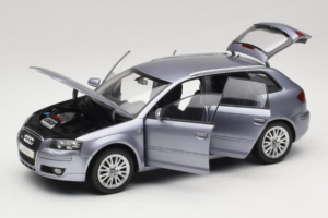 Audi A3 8P Sportback Light Blue Metallic Kyosho 1:18 5010403025 Kov – obrázek 2 z 8
