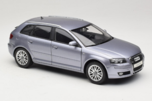 Audi A3 8P Sportback Light Blue Metallic Kyosho 1:18 5010403025 Kov – obrázek 6 z 8