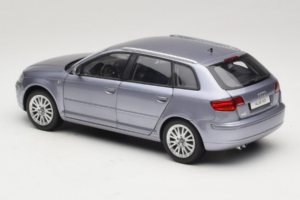 Audi A3 8P Sportback Light Blue Metallic Kyosho 1:18 5010403025 Kov – obrázek 7 z 8