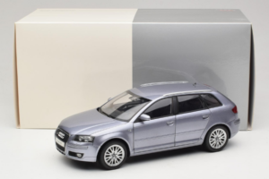 Audi A3 8P Sportback Light Blue Metallic Kyosho 1:18 5010403025 Kov – obrázek 8 z 8