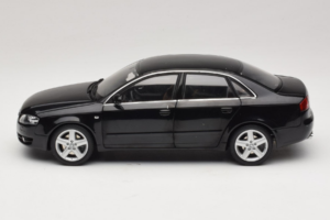Audi A4 B6 3.2 Quattro Černý Minichamps 1:18 5010404125 Kov – obrázek 4 z 8