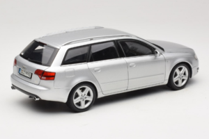 Audi A4 B7 3.2 Quattro Avant Stříbrný Minichamps 1:18 5010404215 Kov – obrázek 3 z 8