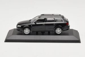 Audi A4 B7 Avant Černý Minichamps 1:43 AUDI008 Kov