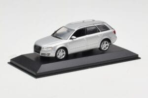 Audi A4 B7 Avant Stříbrný Minichamps 1:43 AUDI009 Kov – obrázek 2 z 4