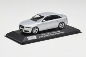 Audi A4 B8 3.2 Quattro Ice Stříbrný Minichamps 1:43 5010704113 Kov – obrázek 2 z 4