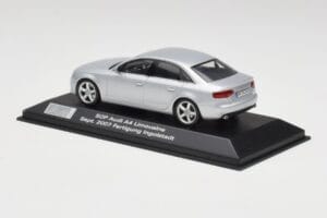 Audi A4 B8 3.2 Quattro Ice Stříbrný Minichamps 1:43 5010704113 Kov – obrázek 3 z 4