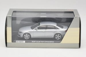 Audi A4 B8 3.2 Quattro Ice Stříbrný Minichamps 1:43 5010704113 Kov – obrázek 4 z 4