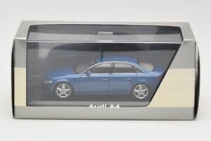 Audi A4 B8 3.2 Quattro Aruba Blue Minichamps 1:43 5010704123 Kov – obrázek 4 z 4