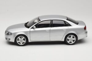 Audi A4 B8 3.2 Quattro Stříbrný Minichamps 1:18 5010404115 Kov – obrázek 4 z 8