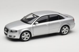 Audi A4 B8 3.2 Quattro Stříbrný Minichamps 1:18 5010404115 Kov