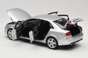 Audi A4 B8 3.2 Quattro Stříbrný Minichamps 1:18 5010404115 Kov – obrázek 5 z 8
