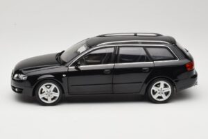 Audi A4 B8 Avant 3.2 Quattro Černý Minichamps 1:18 5010404225 Kov – obrázek 4 z 8