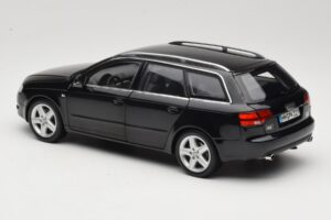 Audi A4 B8 Avant 3.2 Quattro Černý Minichamps 1:18 5010404225 Kov – obrázek 7 z 8