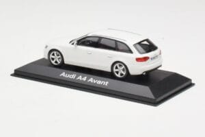Audi A4 B8 Avant Ibis White Minichamps 1:43 5010804213 Kov – obrázek 3 z 4
