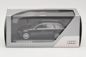 Audi A4 B8 Avant Phantom Black Minichamps 1:43 5011204223 Kov – obrázek 4 z 4