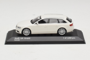 Audi A4 B8 Avant Bílý Minichamps 1:43 410011010 Kov