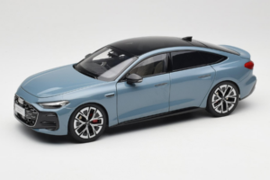 Audi A5L Sportback Šedavě Modrý OEM 1:18 ZAM60004B Kov