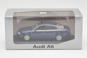 Audi A6 C5 Tmavě Modrá Minichamps 1:43 132093 Kov – obrázek 4 z 4
