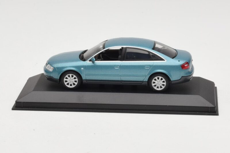 Audi A6 C5 Světle Modrý Minichamps 1:43 AUDI004 Kov