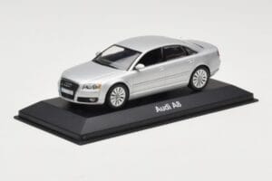 Audi A8 D3 Světle Stříbrný Minichamps 1:43 5010508113 Kov – obrázek 2 z 4