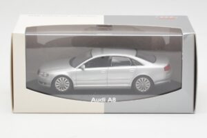 Audi A8 D3 Stříbrný Minichamps 1:43 20000001386001 Kov – obrázek 4 z 4