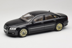 Audi A8 D3 W12 Černý Kyosho 1:18 5010508135 Kov