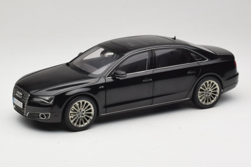 Audi A8L D3 W12 Phantom Black Kyosho 1:18 5011008125 Kov