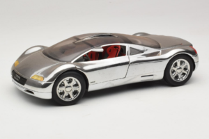 Audi Avus Quattro Chrome Silver Revell 1:18 08913-C1 Kov