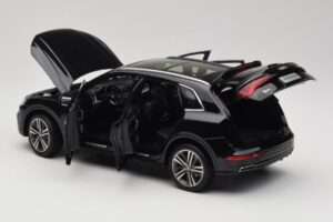 Audi Q5L FY Černý Paudi Model 1:18 26732 Kov – obrázek 5 z 8
