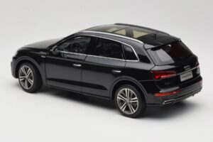 Audi Q5L FY Černý Paudi Model 1:18 26732 Kov – obrázek 7 z 8