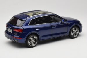 Audi Q5L FY Modrý Paudi Model 1:18 33729 Kov – obrázek 3 z 8