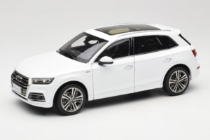 Audi Q5L FY Bílý Paudi Model 1:18 30694 Kov