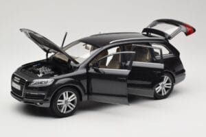 Audi Q7 4L Lava Grey Minichamps 1:18 5010507625 Kov – obrázek 2 z 8