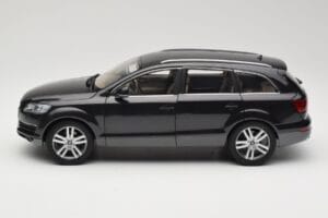 Audi Q7 4L Lava Grey Minichamps 1:18 5010507625 Kov – obrázek 4 z 8