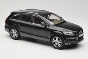 Audi Q7 4L Lava Grey Minichamps 1:18 5010507625 Kov – obrázek 6 z 8