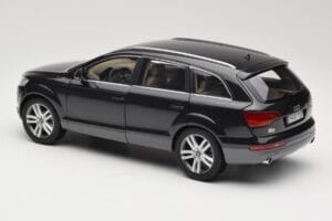 Audi Q7 4L Lava Grey Minichamps 1:18 5010507625 Kov – obrázek 7 z 8