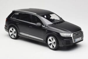 Audi Q7 4M Matný Černý Minichamps 1:18 110014001 Kov – obrázek 6 z 8