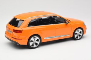 Audi Q7 4M Oranžový Metallic Minichamps 1:18 110014004 Kov – obrázek 3 z 8