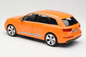 Audi Q7 4M Oranžový Metallic Minichamps 1:18 110014004 Kov – obrázek 7 z 8