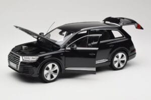 Audi Q7 4M Orca Black Minichamps 1:18 5011407625 Kov – obrázek 2 z 8