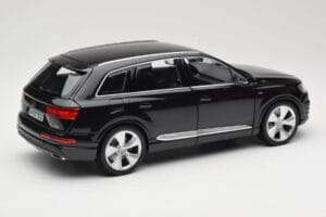 Audi Q7 4M Orca Black Minichamps 1:18 5011407625 Kov – obrázek 3 z 8