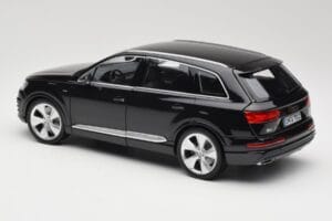 Audi Q7 4M Orca Black Minichamps 1:18 5011407625 Kov – obrázek 7 z 8